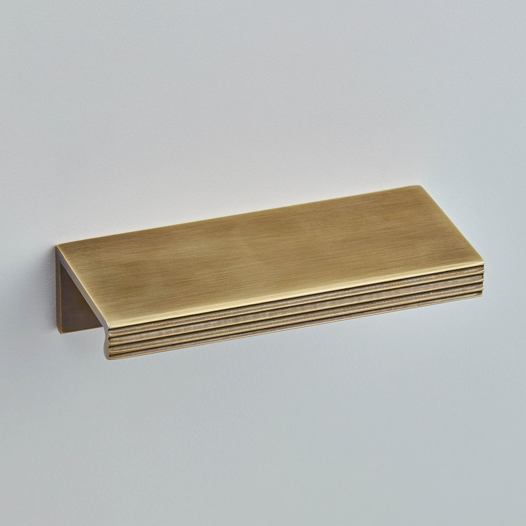 Croft Pleated 50mm Edge Pull 50mm / Light Antique Brass