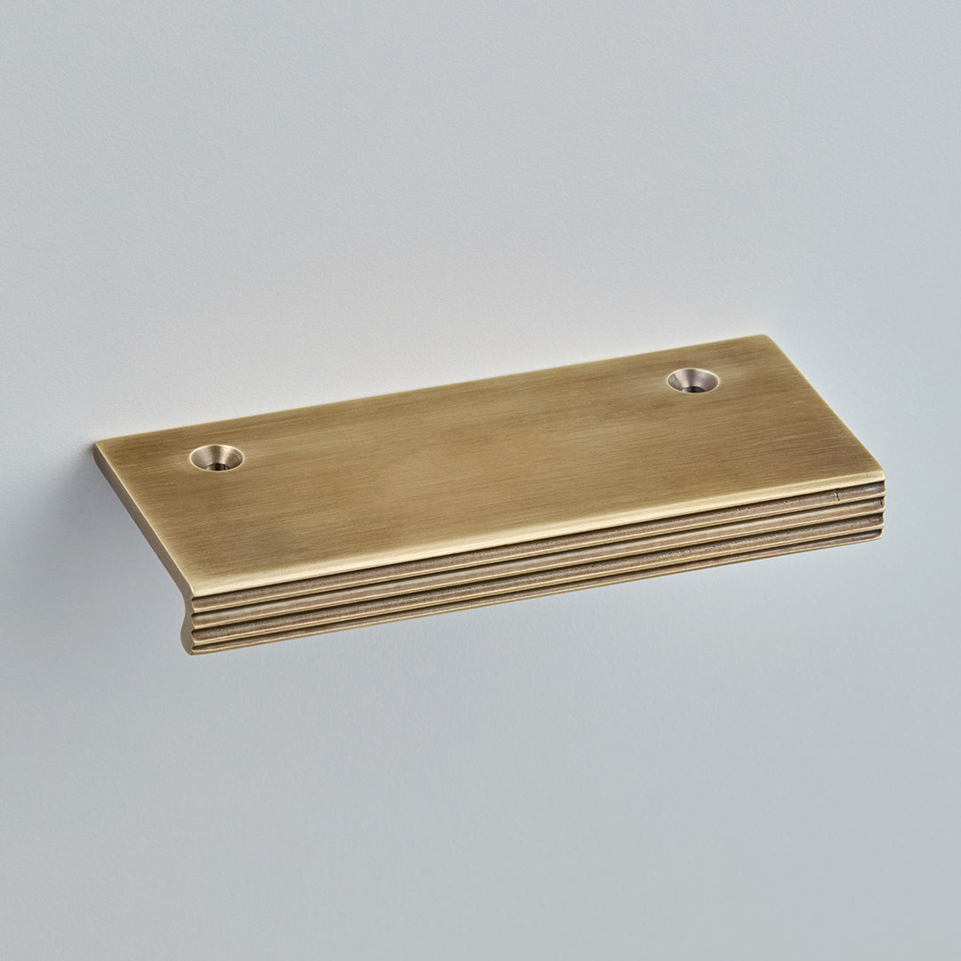 Croft Pleated 75mm Top Fix Edge Pull 75mm / Light Antique Brass