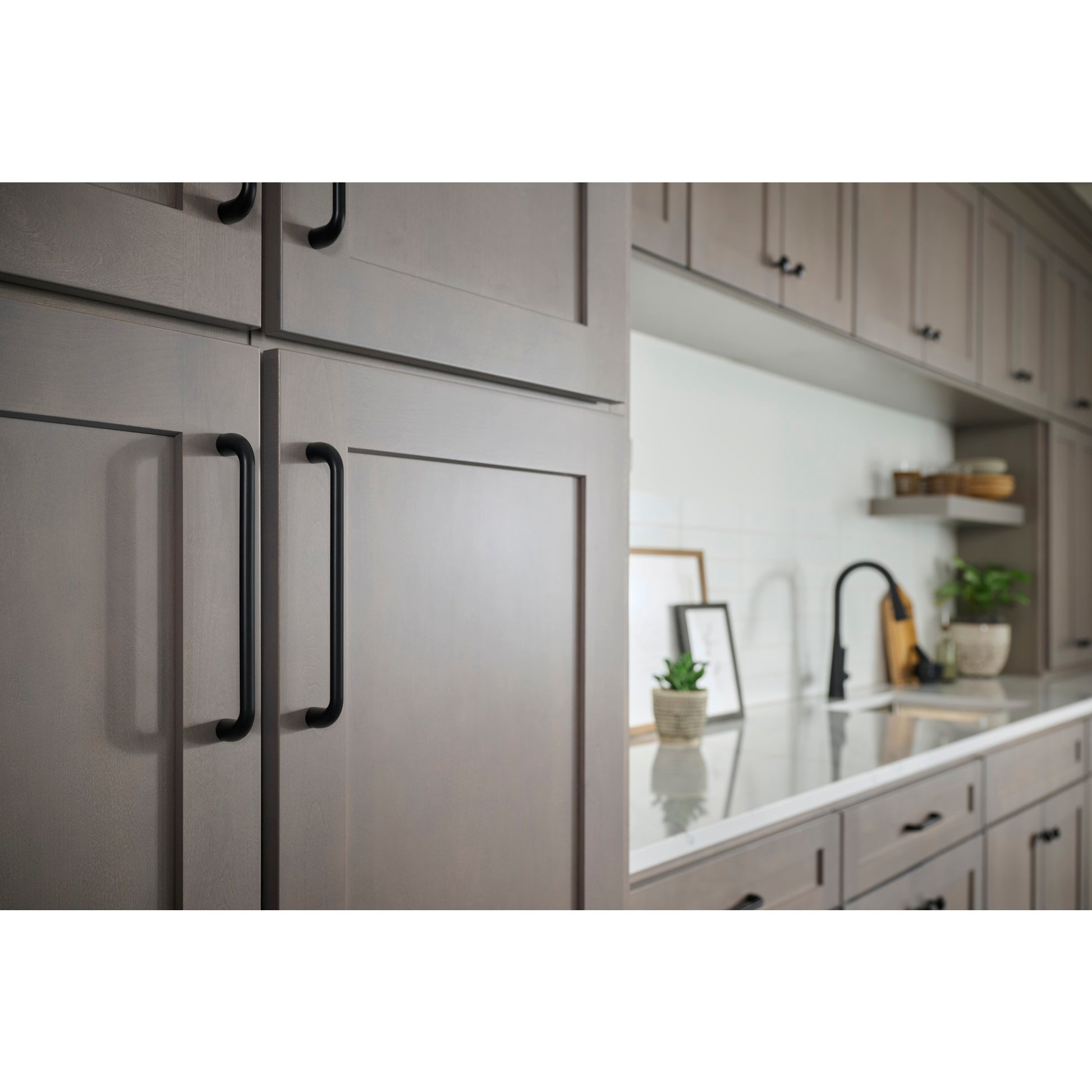 Jeffrey Alexander Loxley Appliance Handle Matte Black / 12"