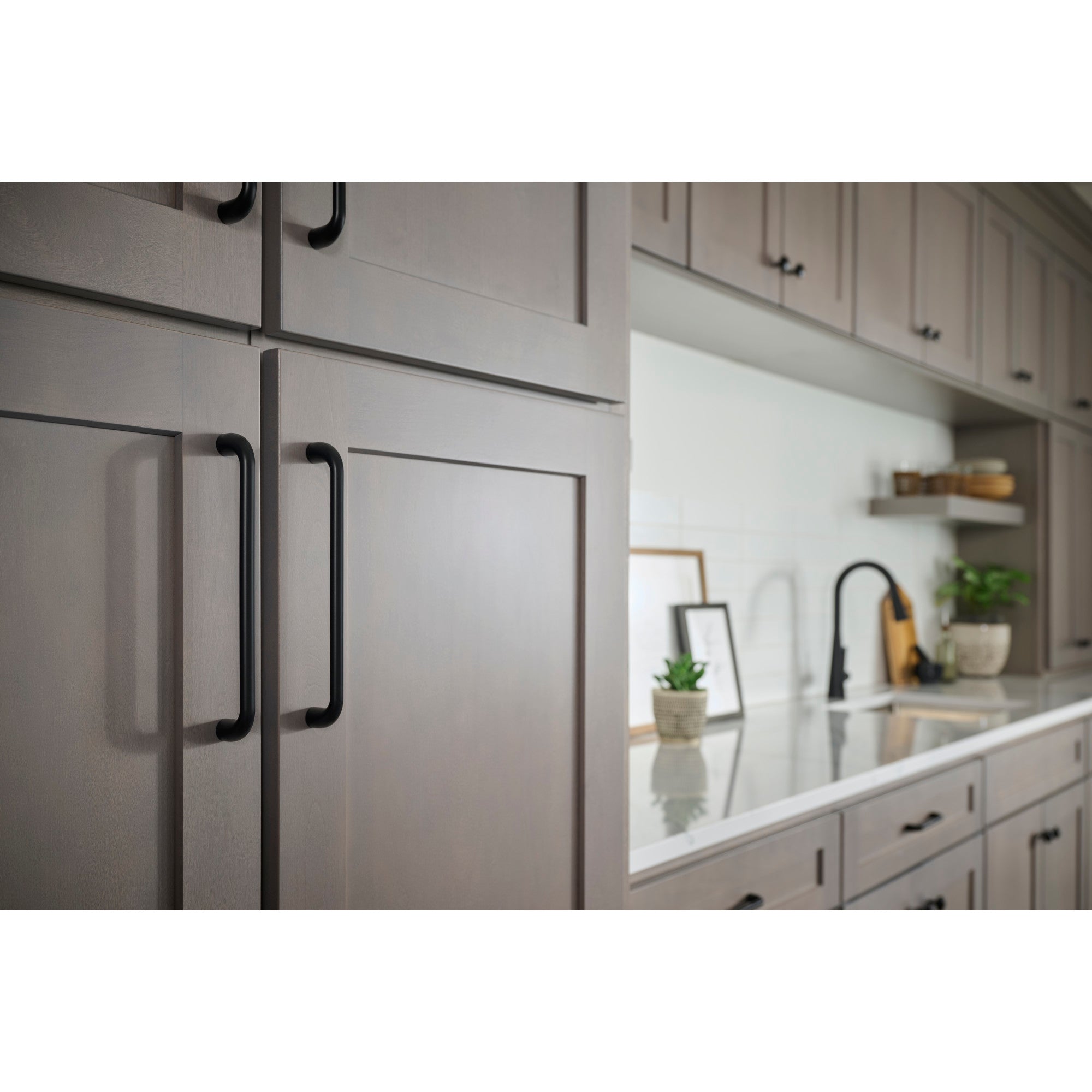 Jeffrey Alexander Loxley Appliance Handle Matte Black / 12"