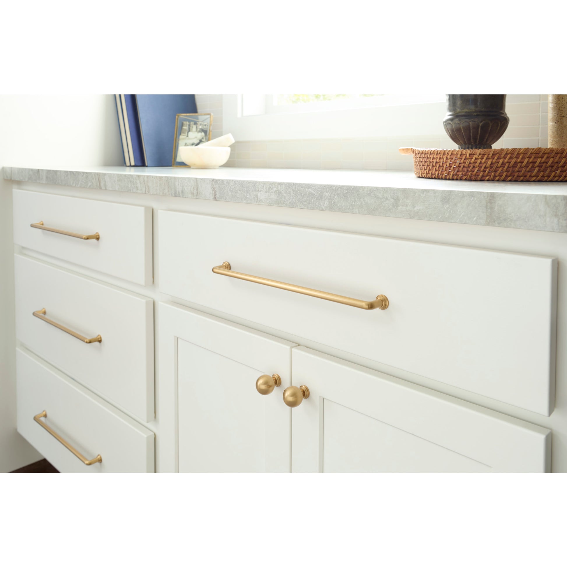 Jeffrey Alexander Davis Appliance Handle Satin Bronze / 12"