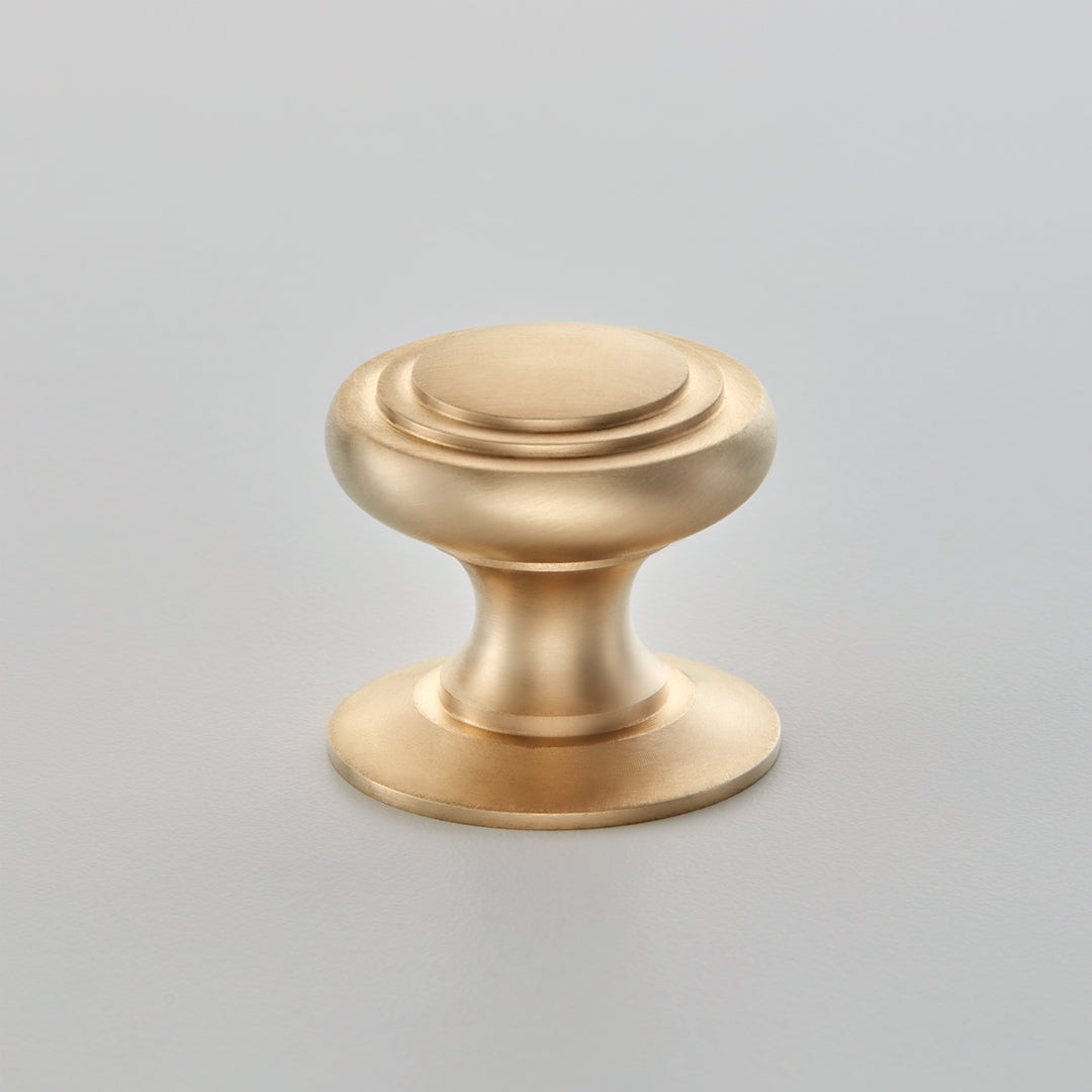 Croft Stepped Cushion Cabinet Knob 32mm / Satin Brass