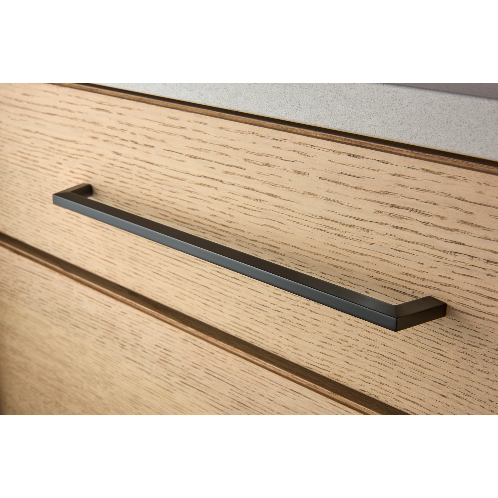 Jeffrey Alexander Ivan Appliance Handle Matte Black / 18"