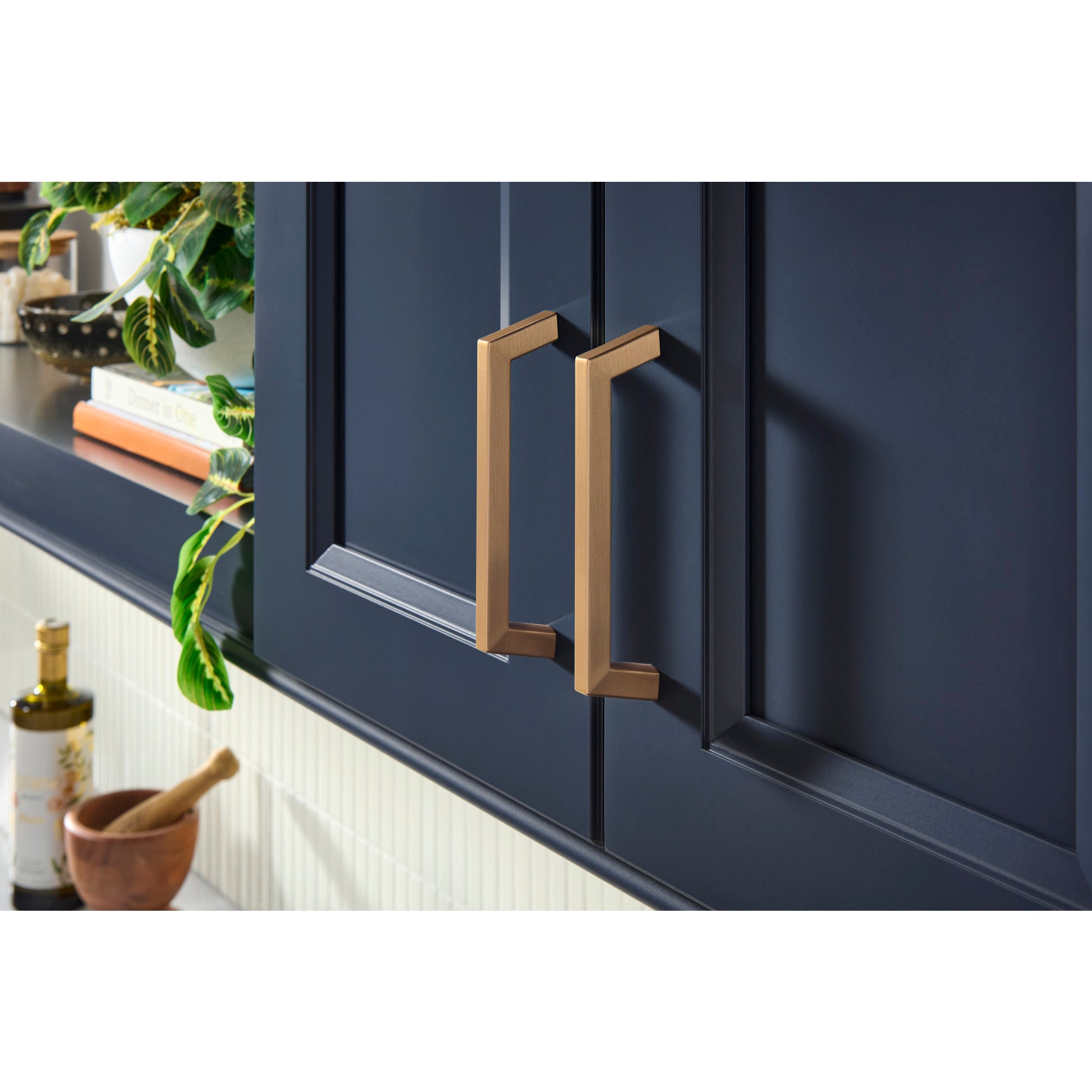 Jeffrey Alexander Ivan Cabinet Pull Satin Bronze / 96 mm