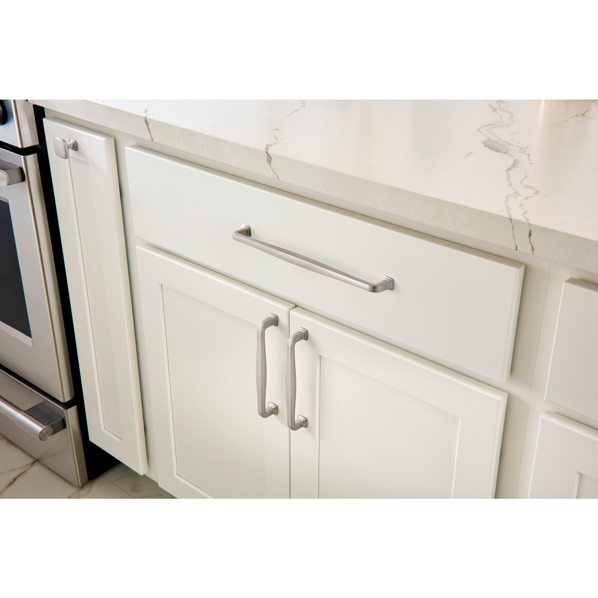 Jeffrey Alexander Fontana Cabinet Pull Satin Nickel / 96 mm