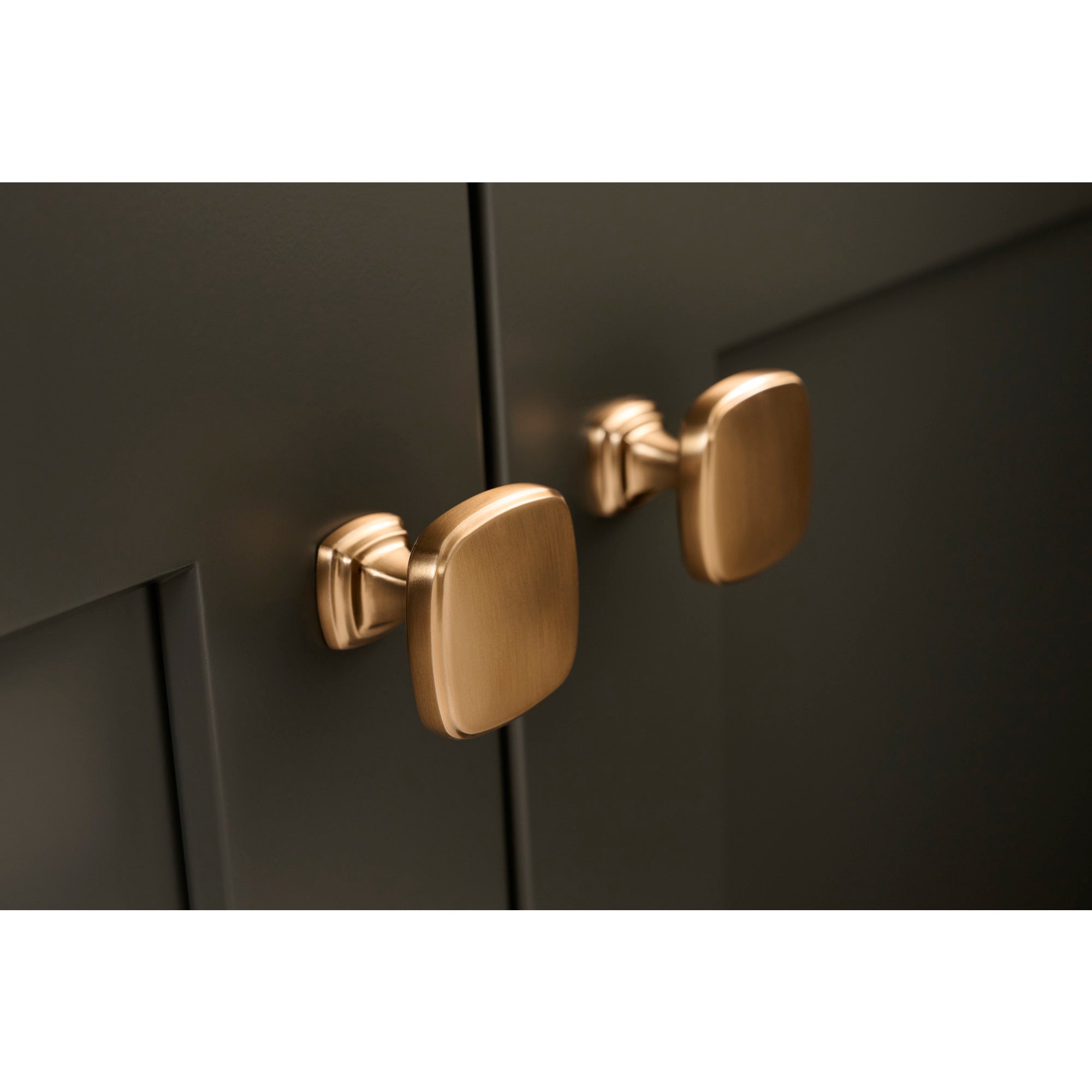Jeffrey Alexander Fontana Cabinet Knob Satin Bronze / 1-3/8"