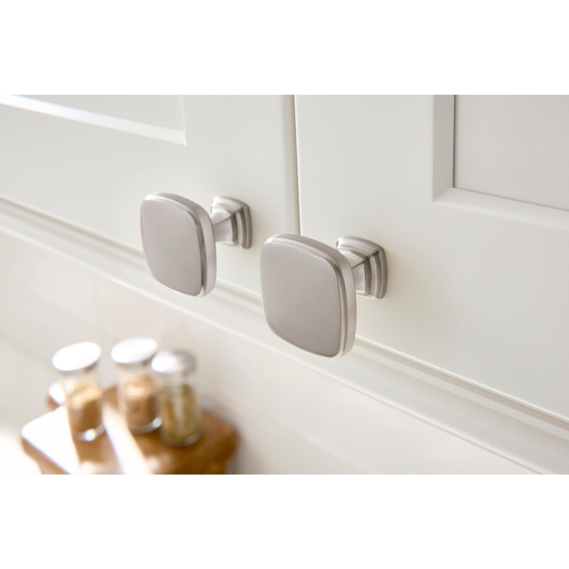 Jeffrey Alexander Fontana Cabinet Knob Satin Nickel / 1-3/8"