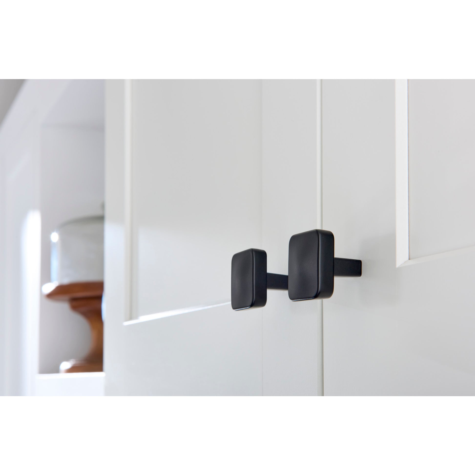 Jeffrey Alexander Whitlock Cabinet Knob Matte Black / 1-1/4"
