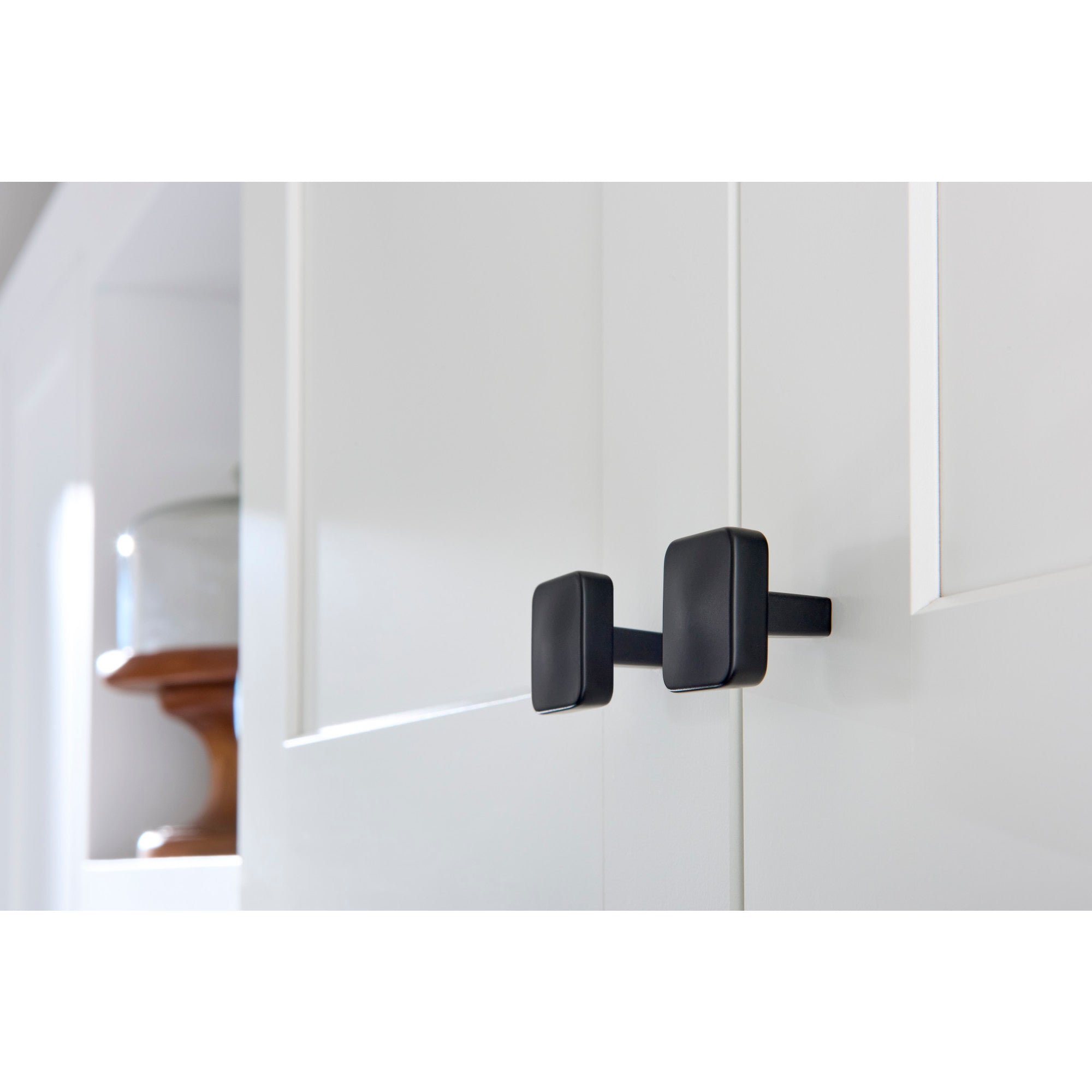 Jeffrey Alexander Whitlock Cabinet Knob Matte Black / 1-1/4"