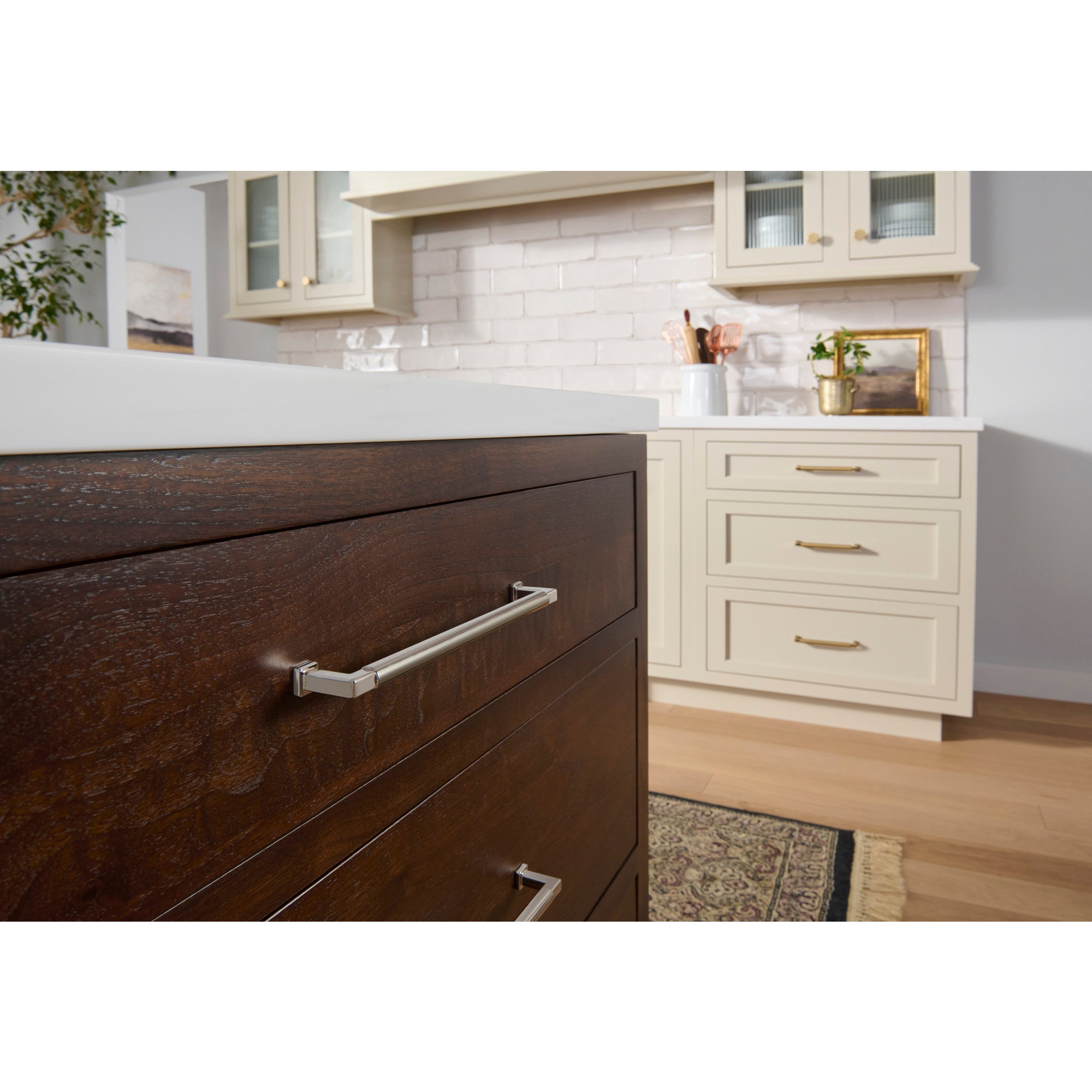 Jeffrey Alexander Ogden Cabinet Pull Satin Bronze / 224 mm