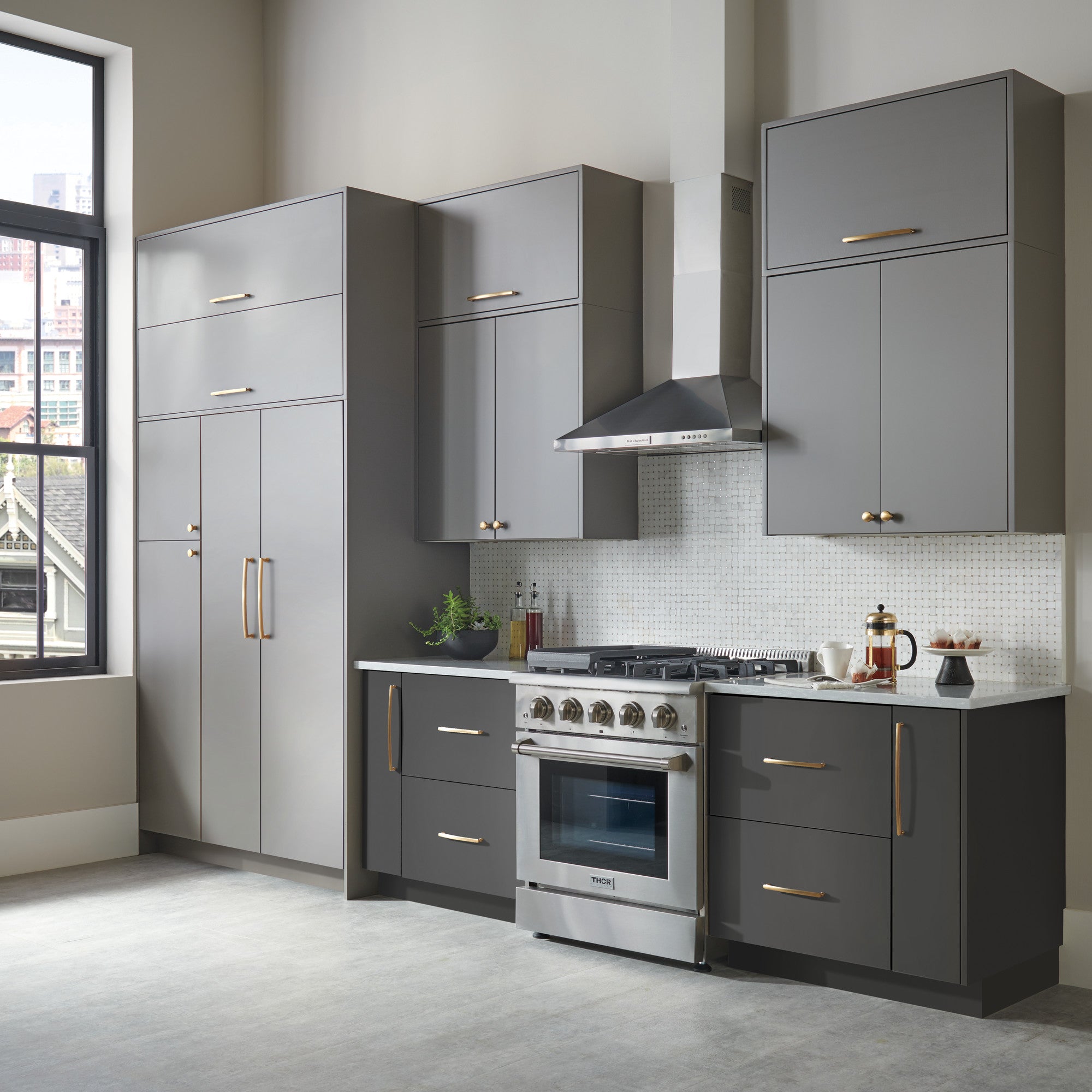 Lennox Appliance Pull by Atlas 18" / Warm Brass