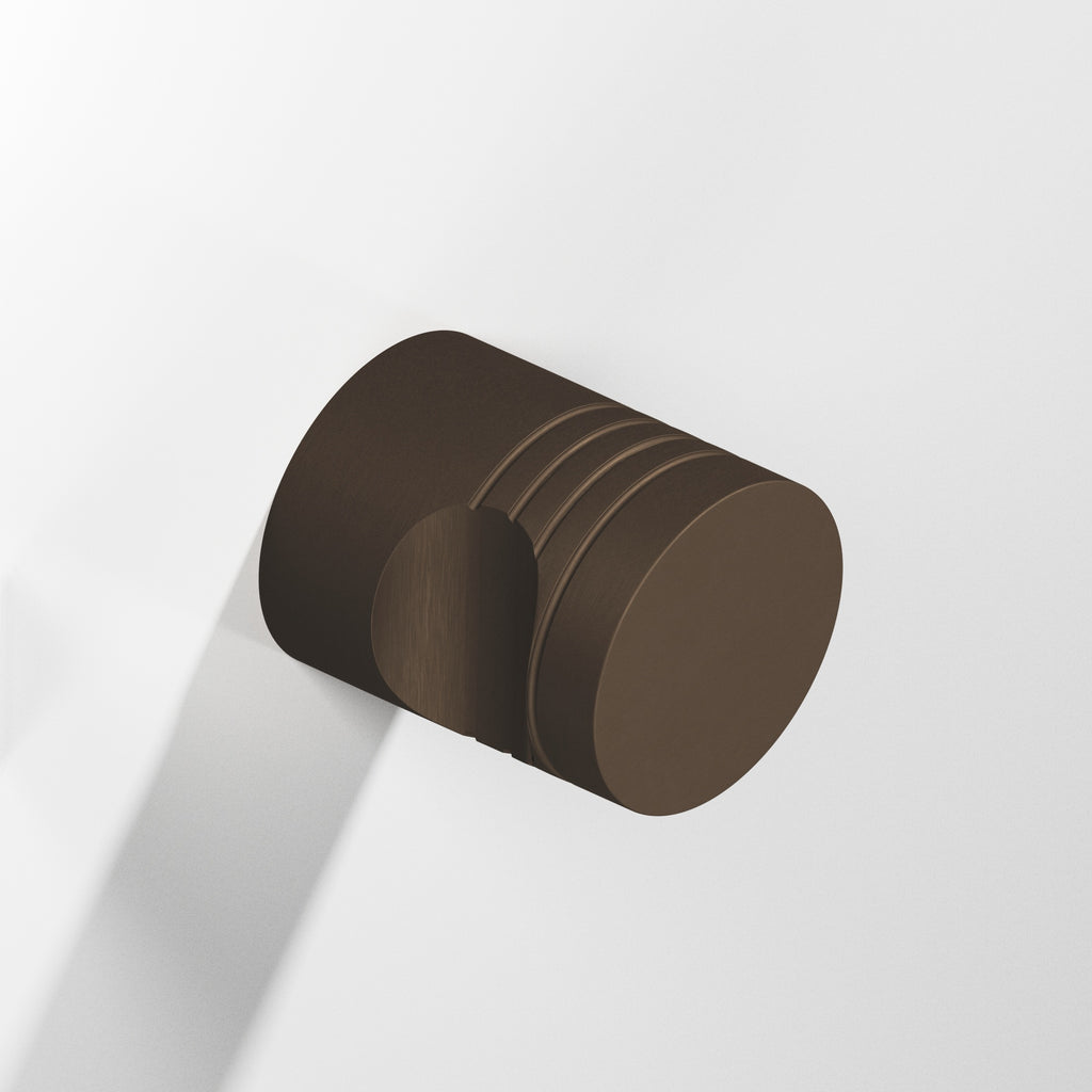 Colonial Bronze Series 105 1" Round Grooved Cabinet Knob Back-To-Back Shower Kit Heritage Bronze / 1"
