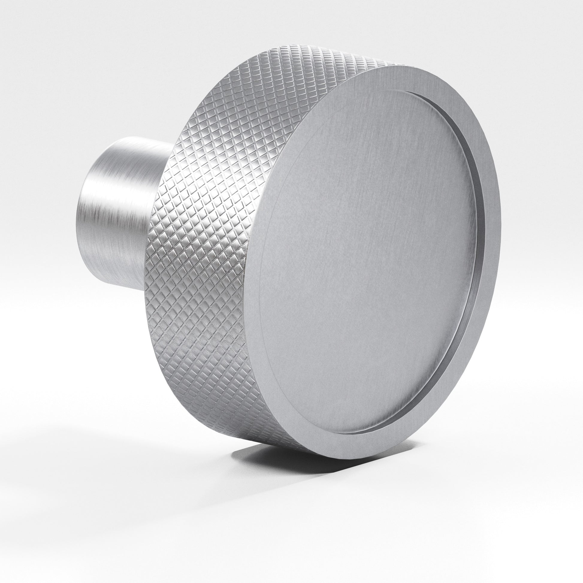 Colonial Bronze Series 595 1.25" Round Diamond-Knurled Sandwich Cabinet Knob Matte Satin Chrome / 1.25"