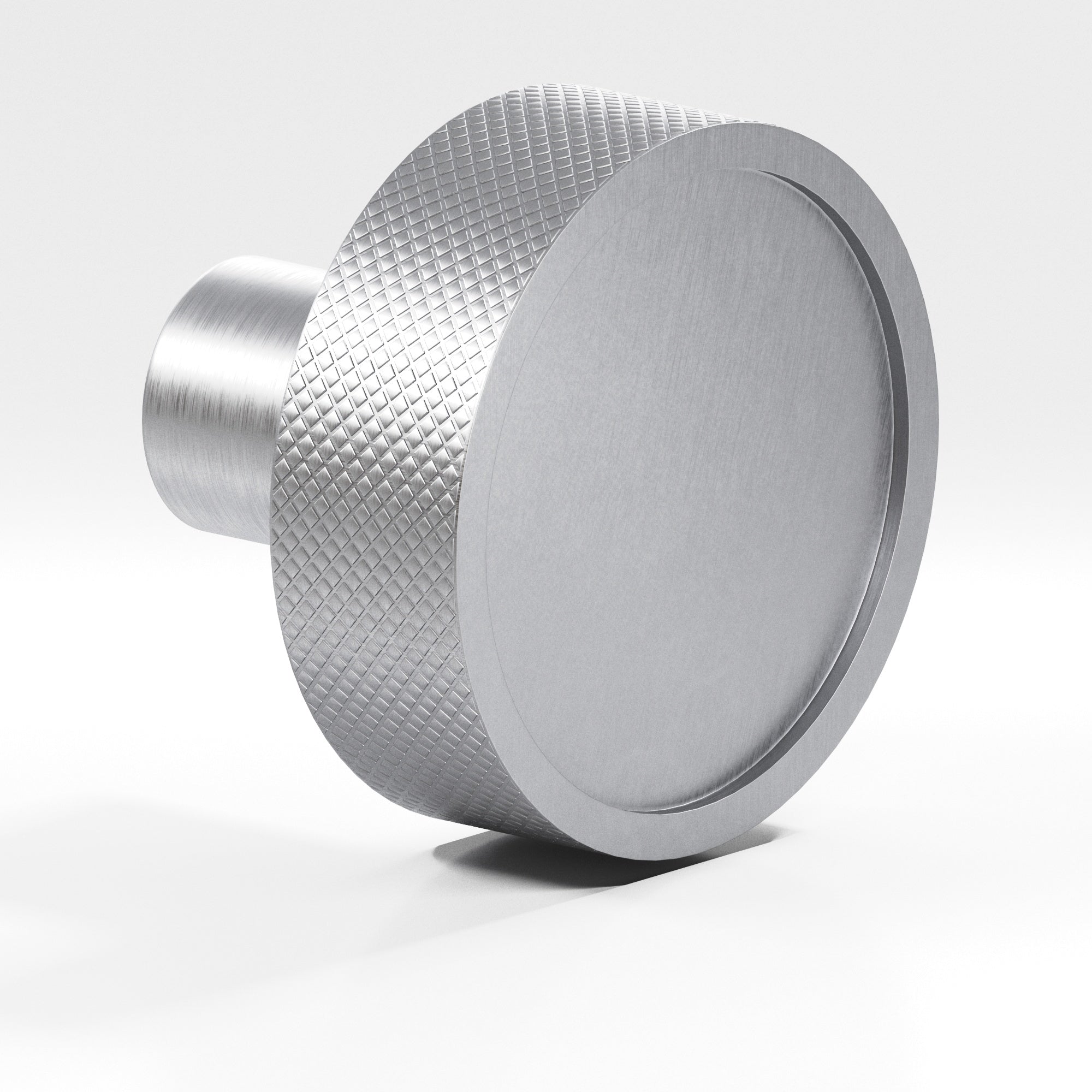 Colonial Bronze Series 595 1.25" Round Diamond-Knurled Sandwich Cabinet Knob Matte Satin Chrome / 1.25"