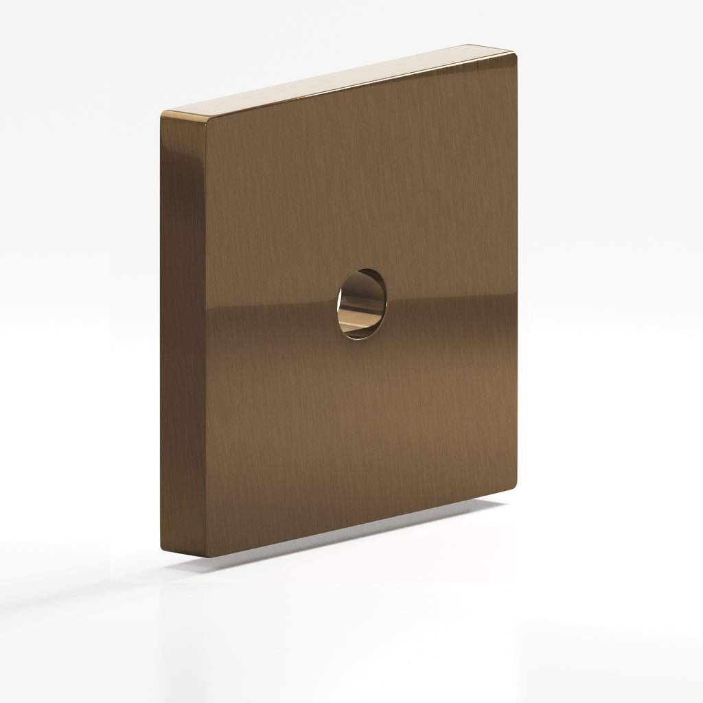 Colonial Bronze Series 9952 1.5" Square Backplate Light Statuary Bronze / 1.5"