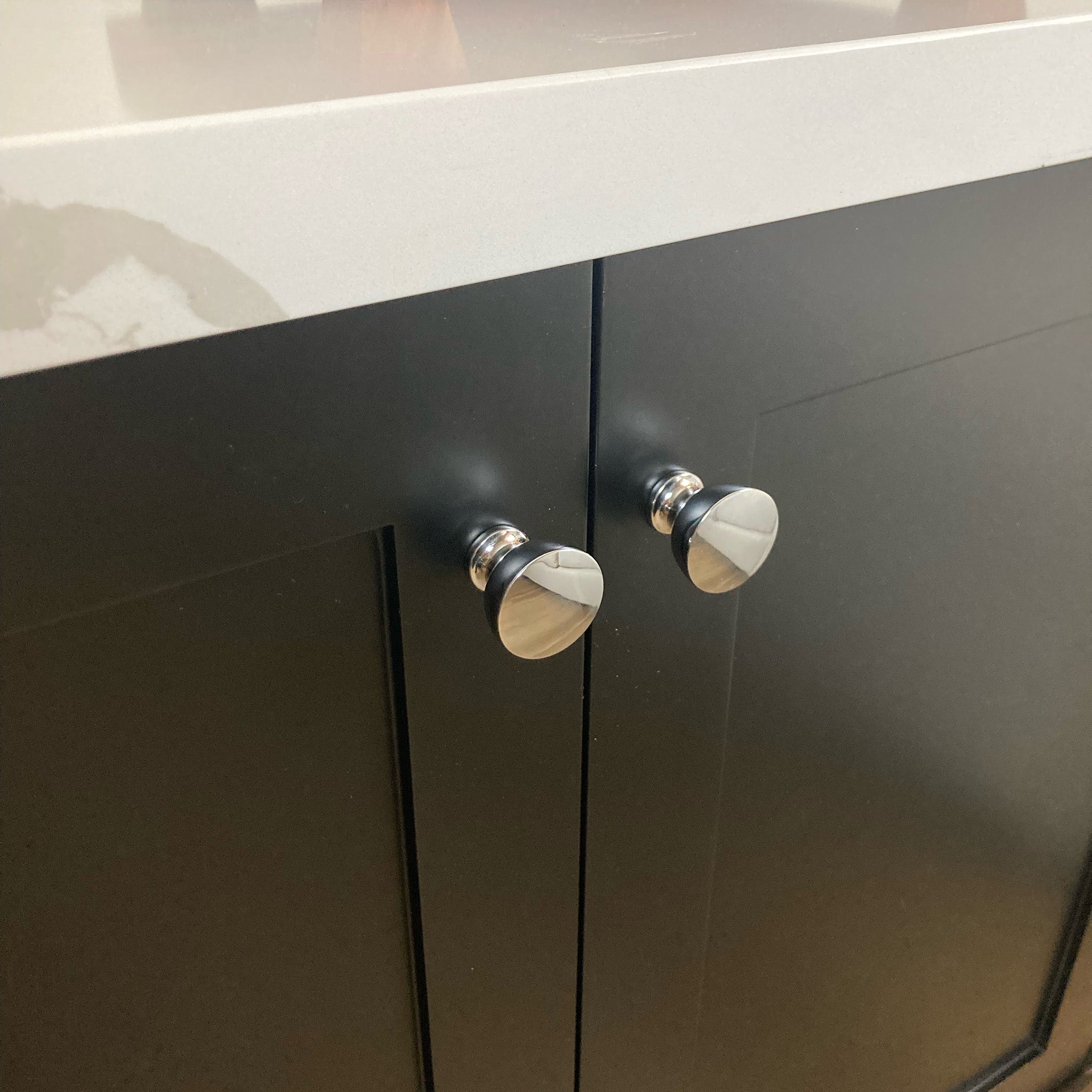 Nixon Knob by Del Mar Hardware