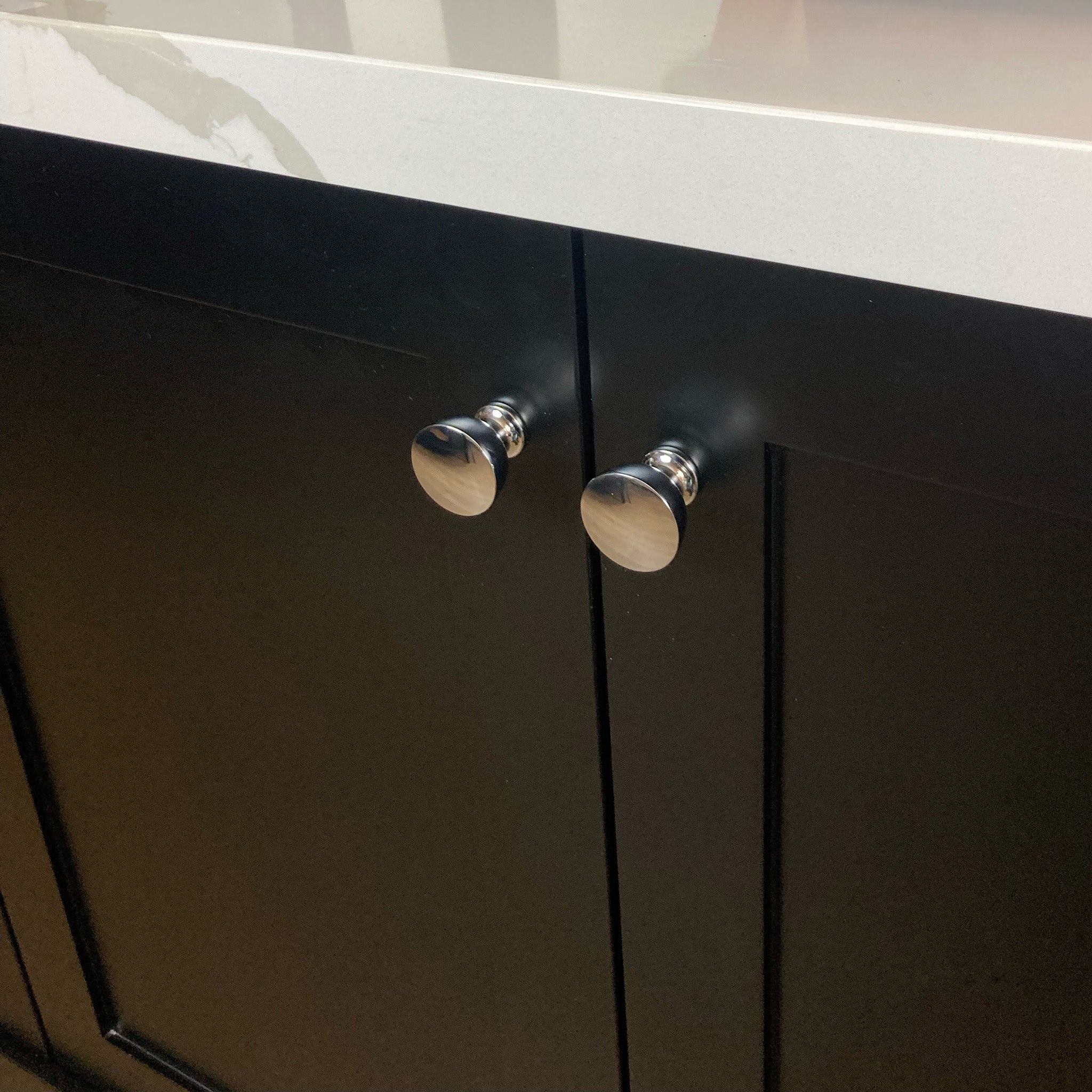 Nixon Knob by Del Mar Hardware