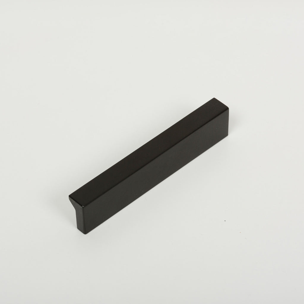 ANGLE - CC64L100mm Handle Matt black