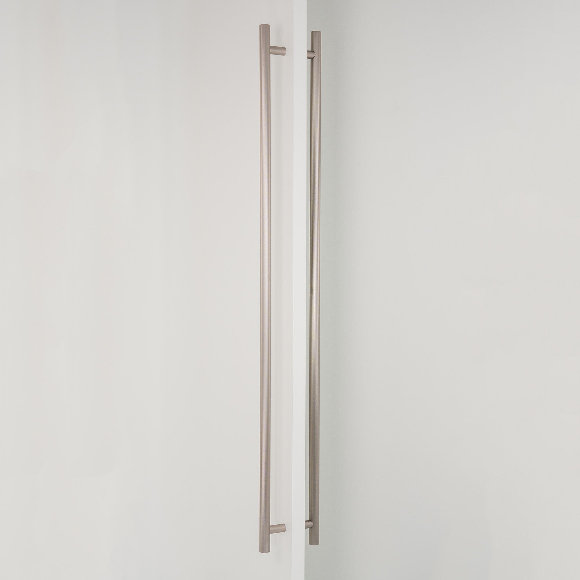 Viefe BOTO BIG Back to Back Pull Handle Stainless Steel look / 1024mm