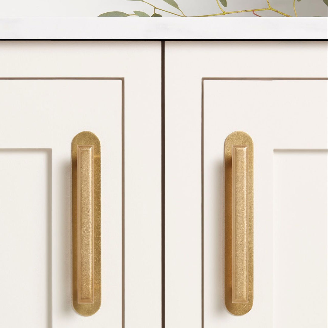 Croft Pillow Cabinet Handle & Backplate