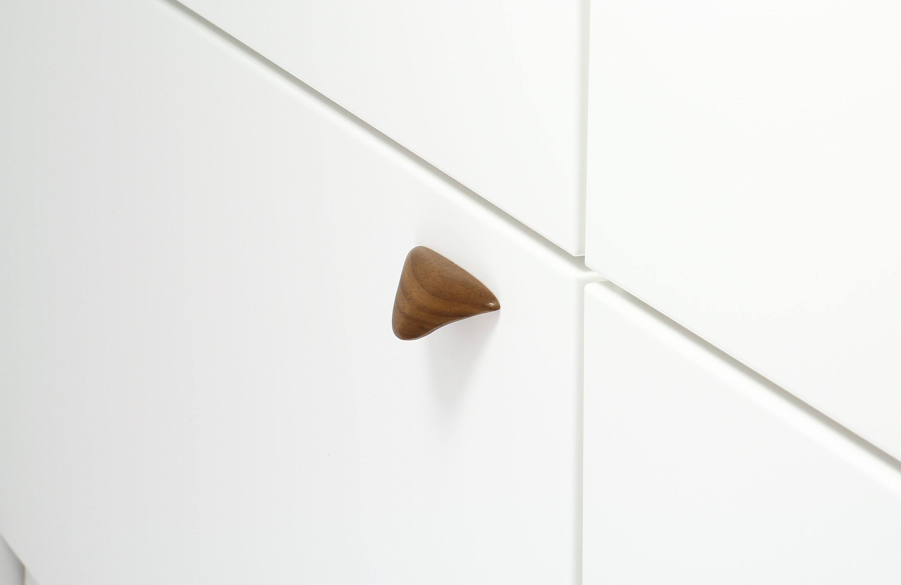 Manzoni Cape Designer Wood Cabinet Pull