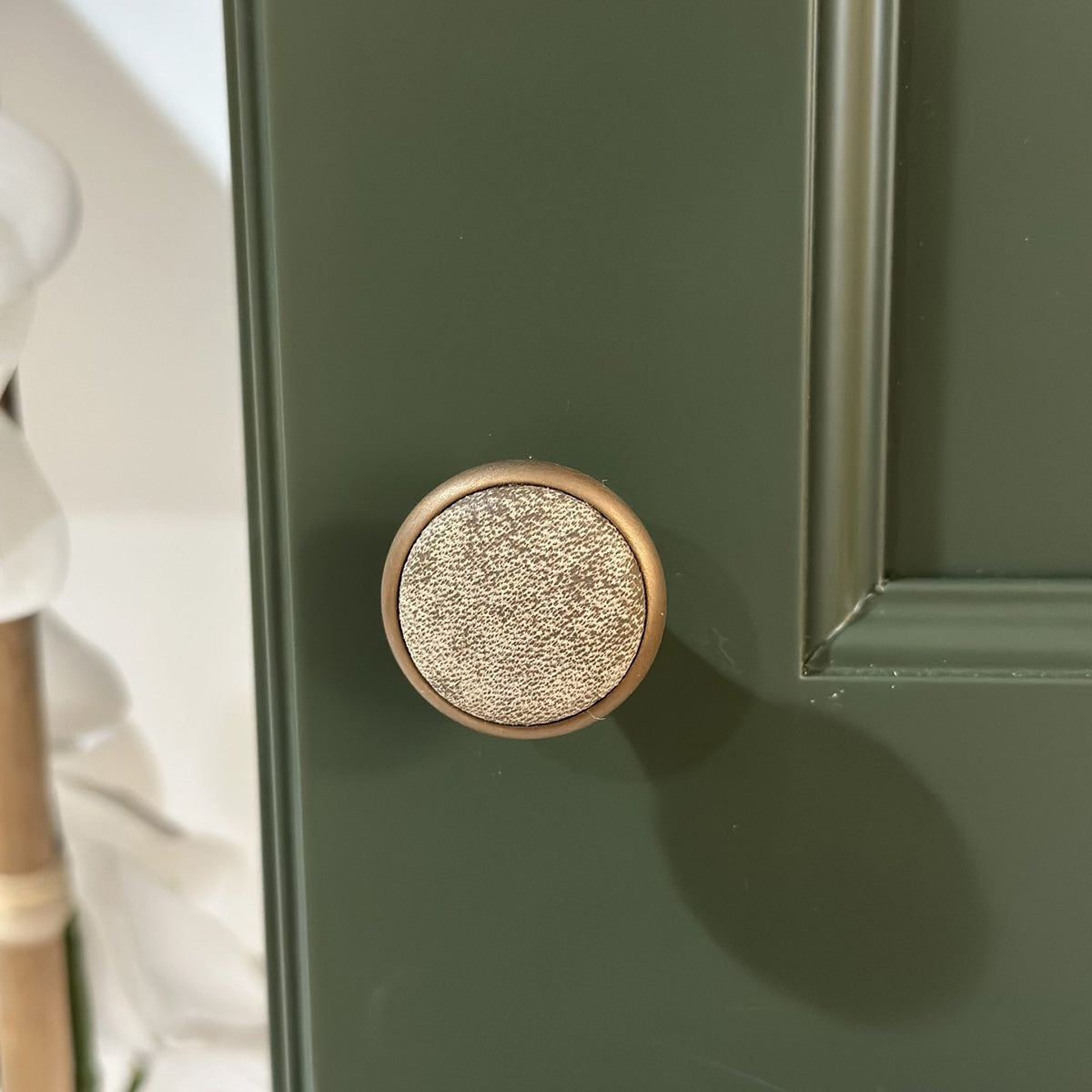Tanners Craft L378 1.25 Inch Round Cabinet Knob