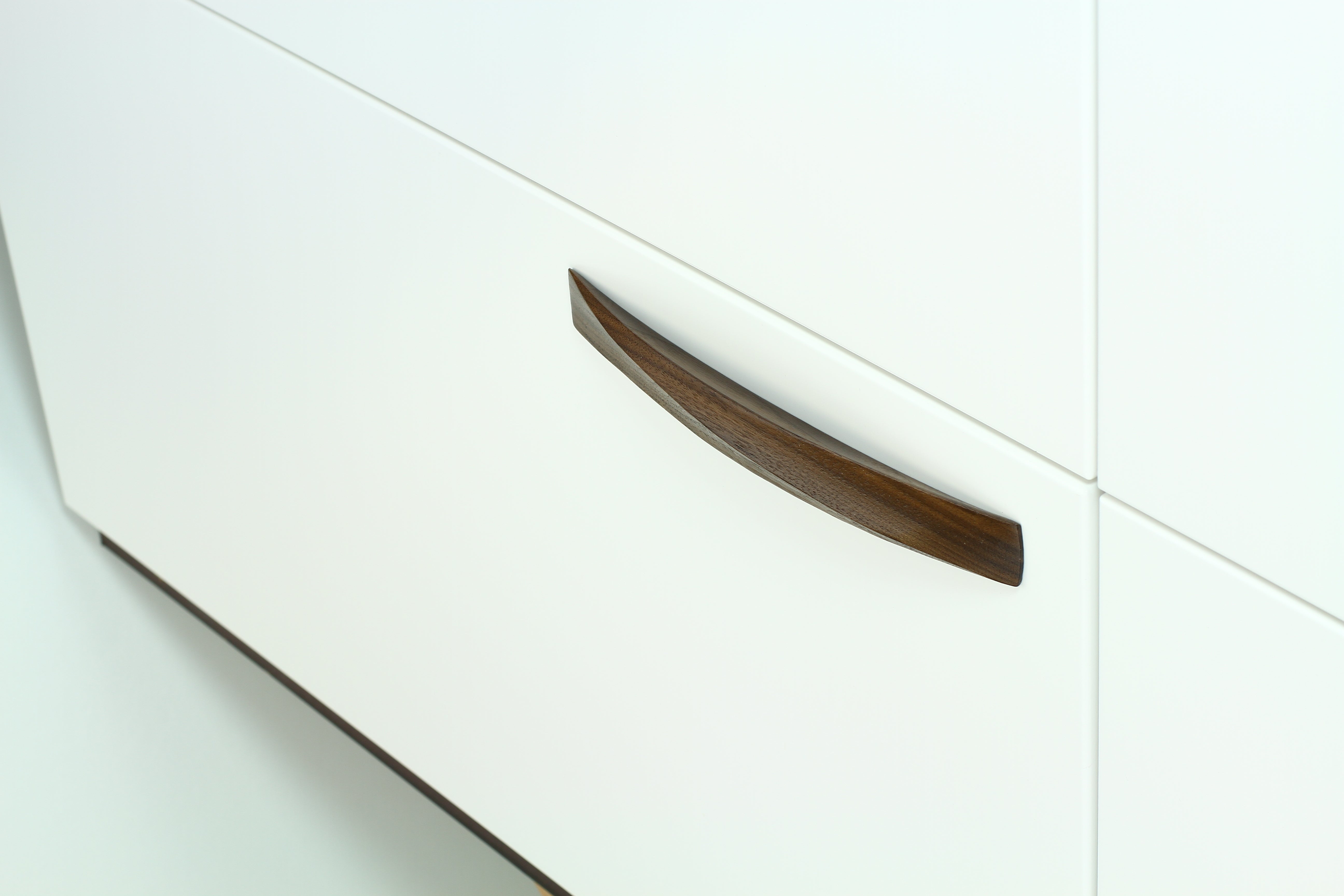 Manzoni Ridged Designer Wood Cabinet Pull