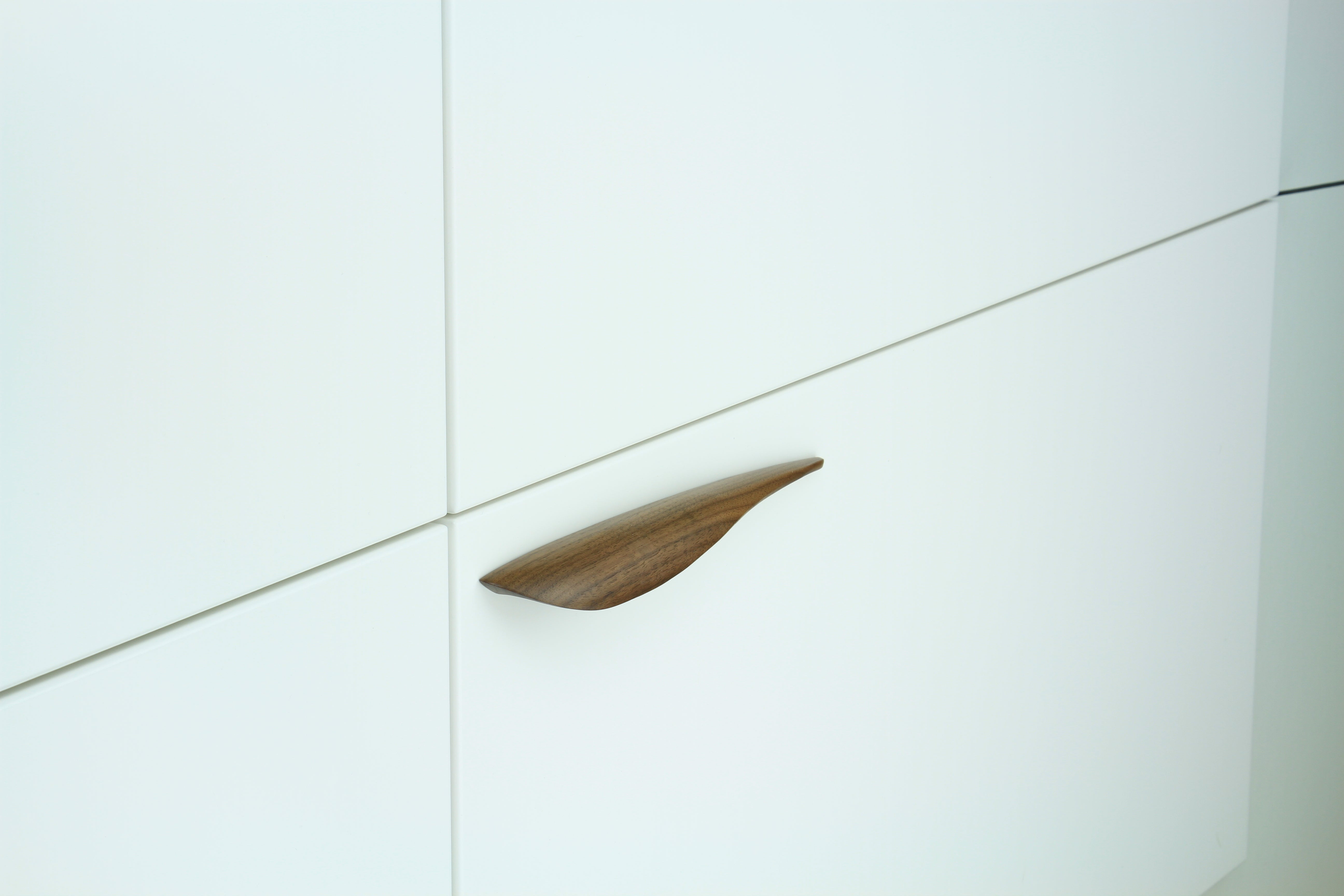 Manzoni Wave Designer Wood Cabinet Pull