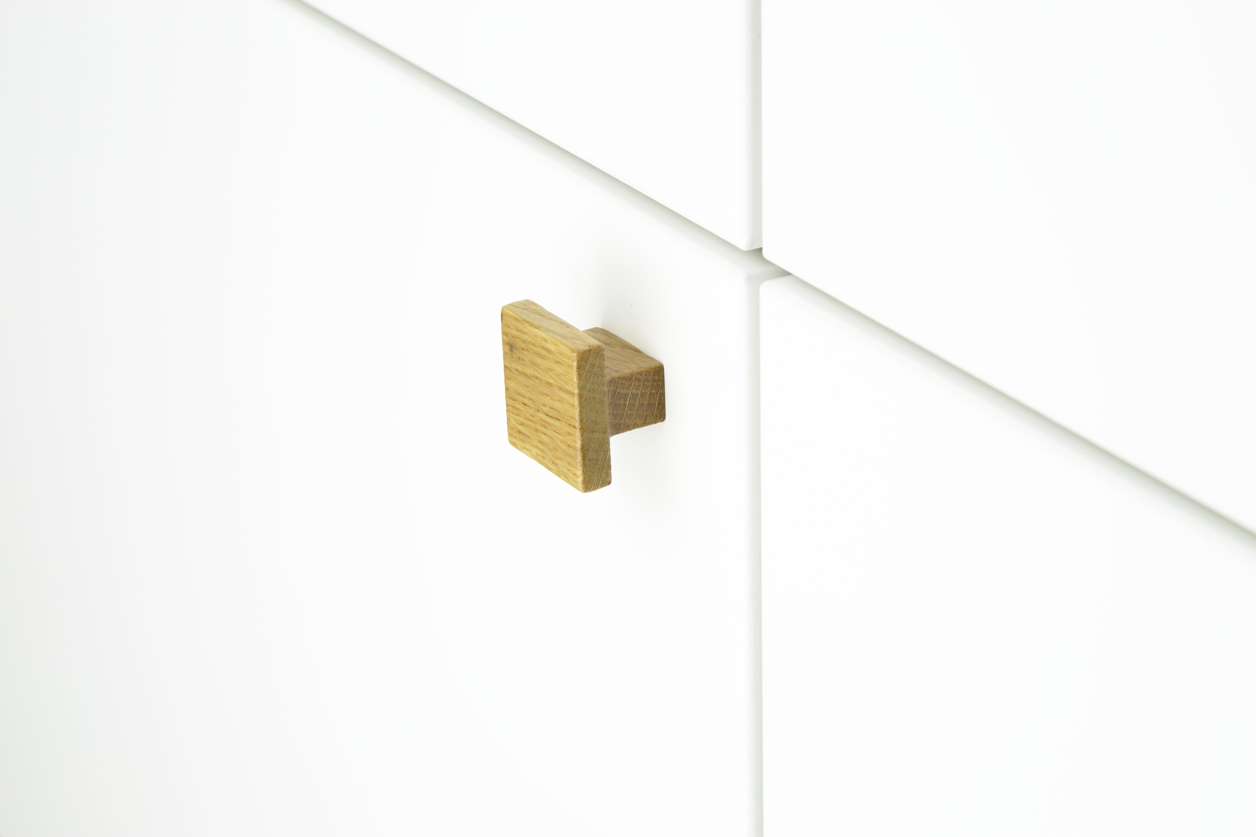 Manzoni Designer Wood Square Cabinet Knob